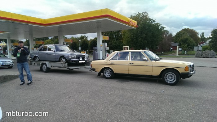 w123 on and pulling trailer