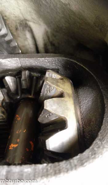 3.07 differential w123 used (6)